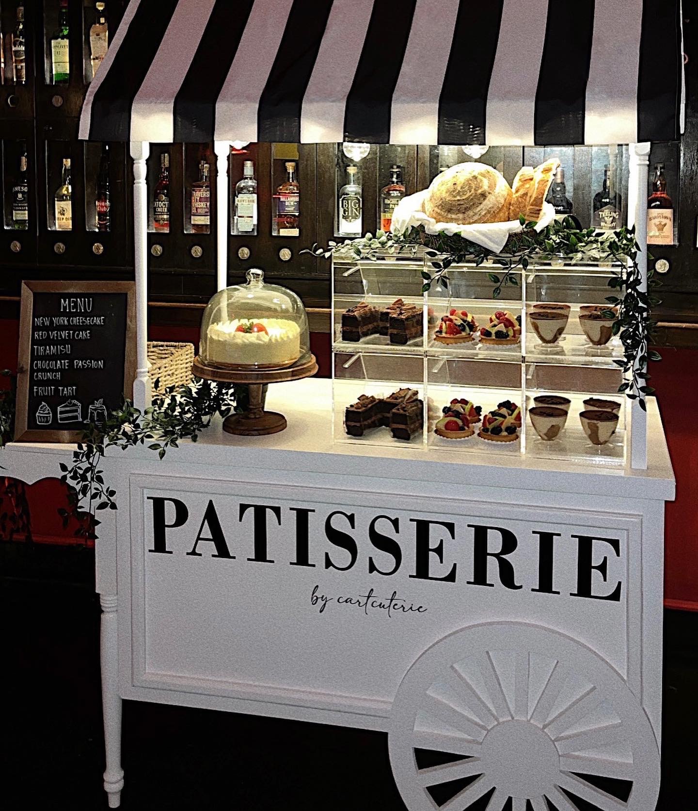 Cartcuterie's French Patisserie cart at night